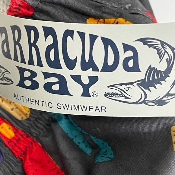 N.W.T.  Barracuda Bay. sz med mens board shorts  Surboard print - Picture 9 of 11